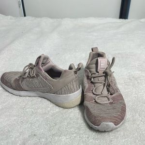 Nike light pink women shoes